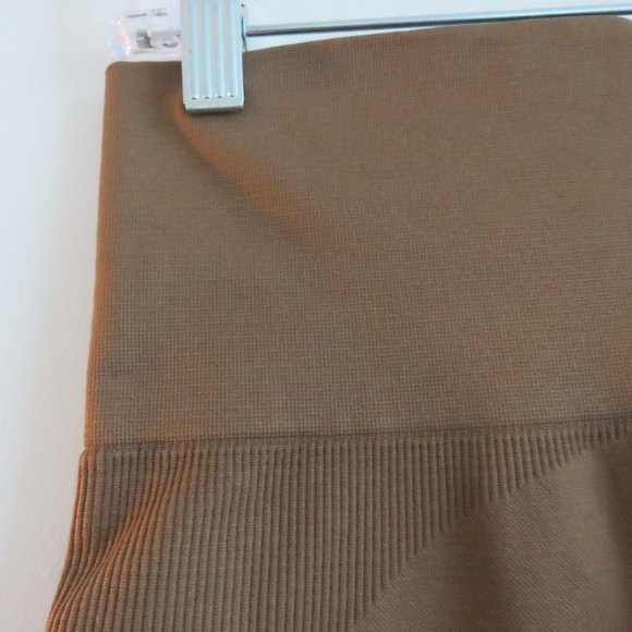 SET ACTIVE Sculptflex Yoga Activewear Leggings in Sand - Size M - Picture 5 of 11